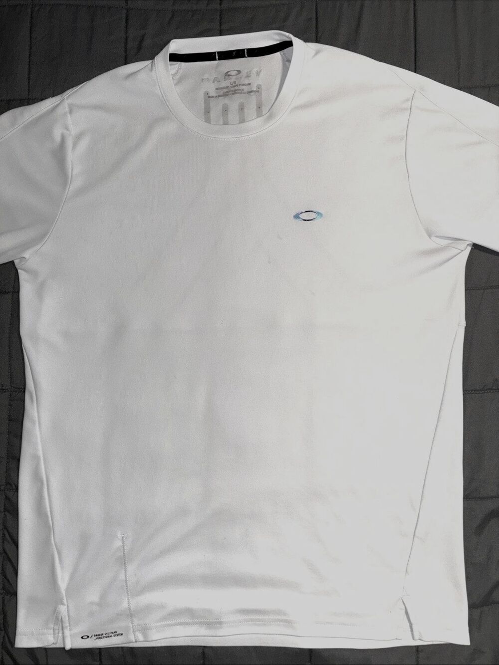 Oakley Men’s Performance White Logo Shirt Large